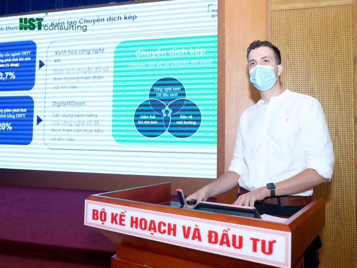 Đại biểu trong Hội nghị đối tác thúc đẩy Chuyển đổi số Doanh nghiệp Việt Nam 2023