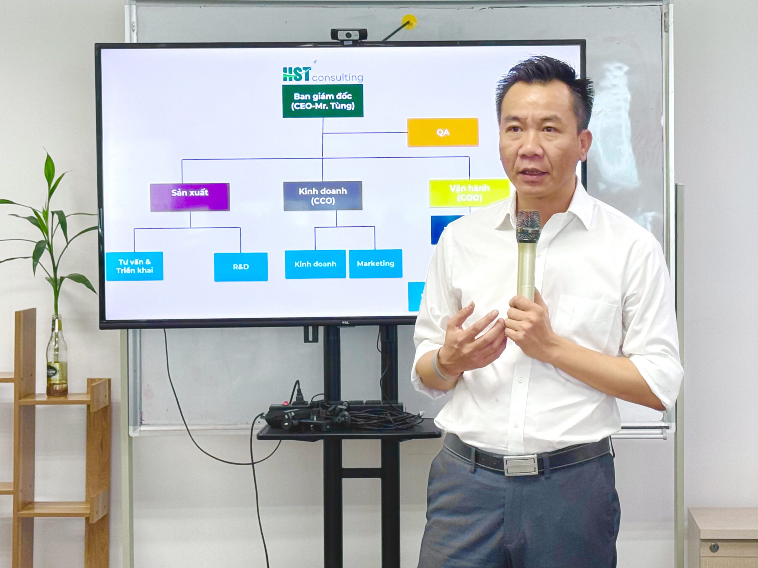 Ông Lê Thanh Tùng phát biểu tại cuộc họp đầu năm 2024